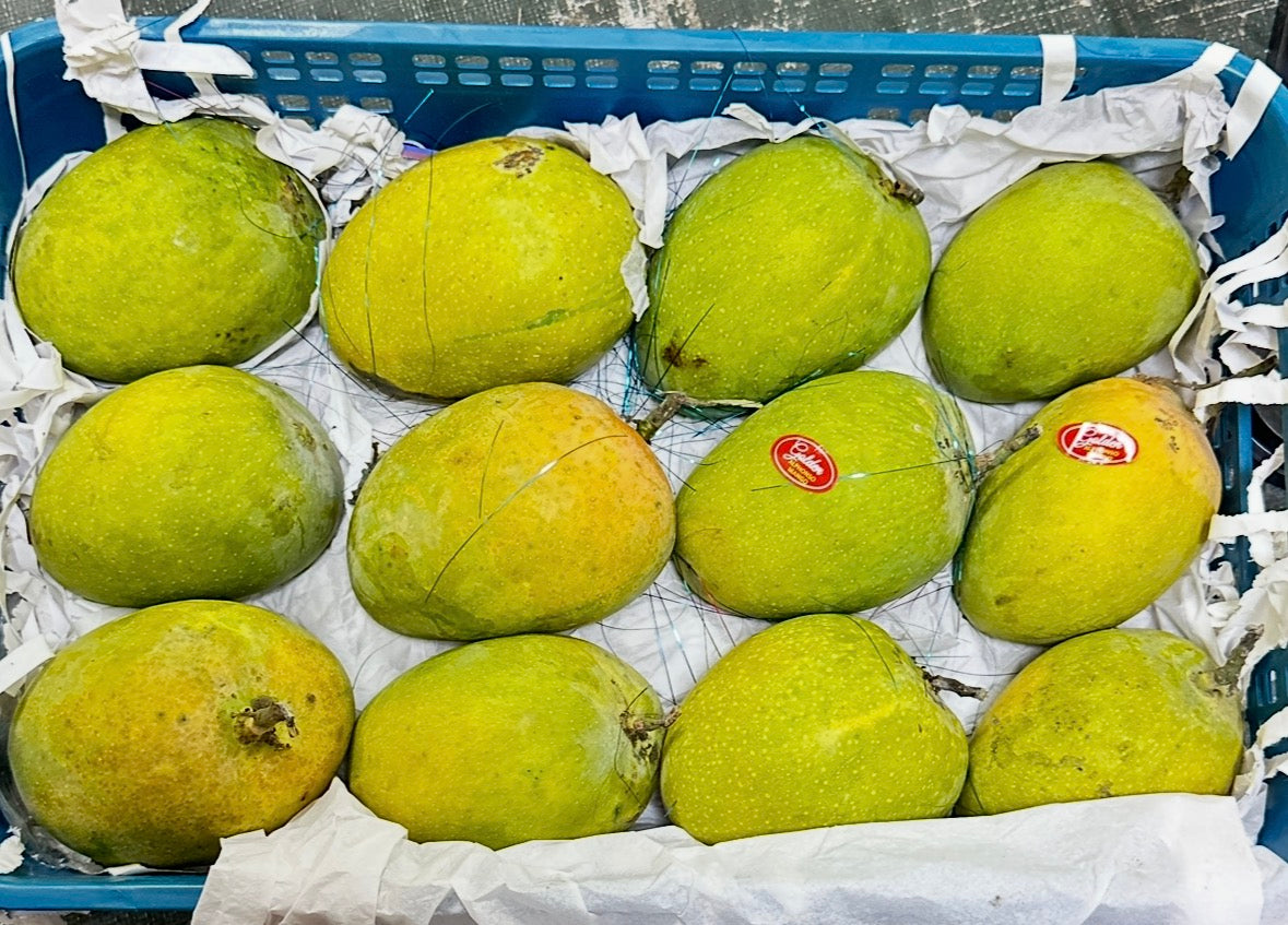 Alphonso Mangoes Premium Box
3Kg/Pack  by air India 🇮🇳